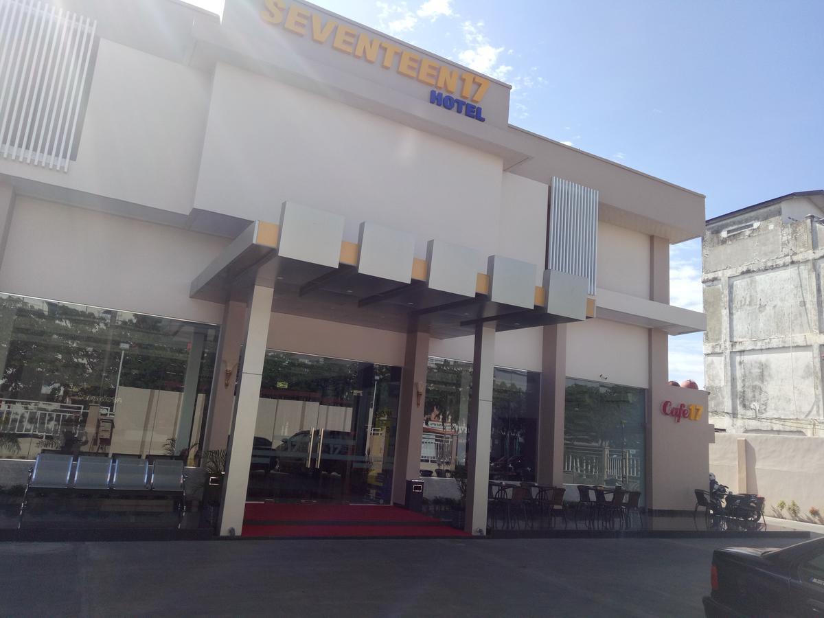 Seventeen Hotel Banda Aceh Exterior foto